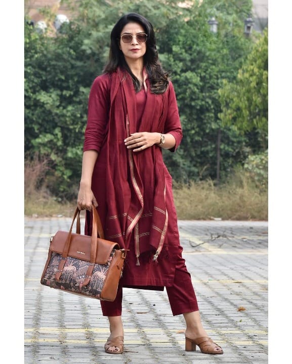 Maroon Solid Co-ord Set with Zari-Border Dupatta