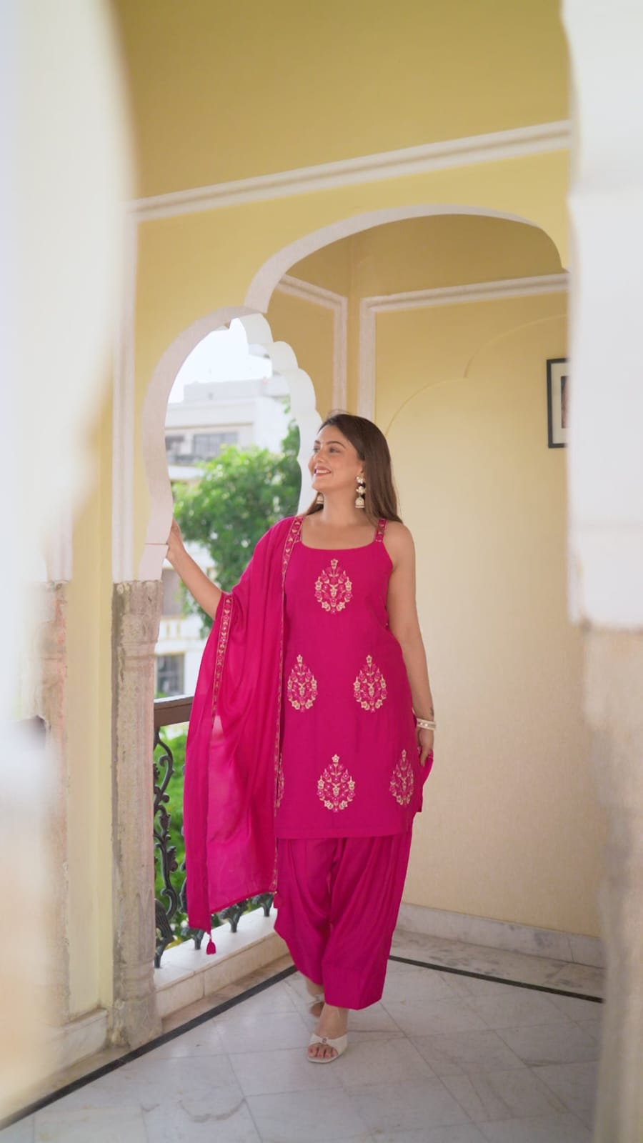 Premium Handwork Pearl & Dori Embroidered Kurti Set
